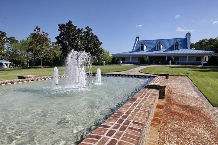 Vacation rental for 6 people, with yard and pool as well as hot tub and terrace in Pawleys Island