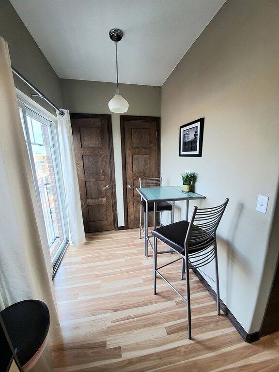 Ganze Wohnung, Luxussuite in der Innenstadt in Columbia (MO), Missouri