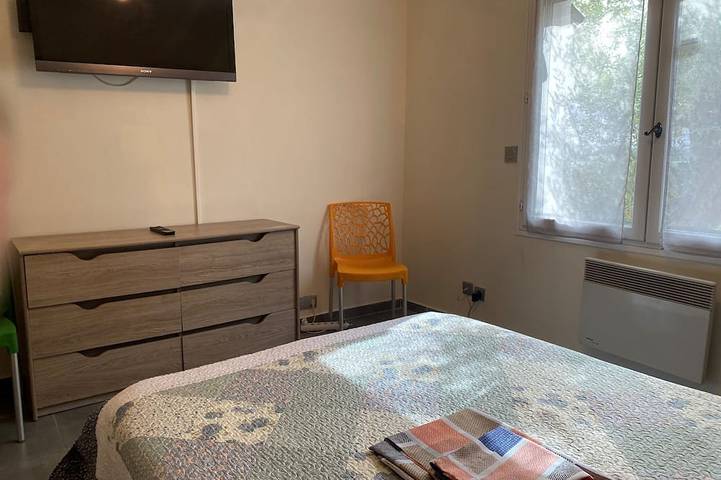 Villa Casita Juan les Pins, climatisée, jardin, à 10 min à pied des plages in Antibes, Côte méditerranéenne (France)