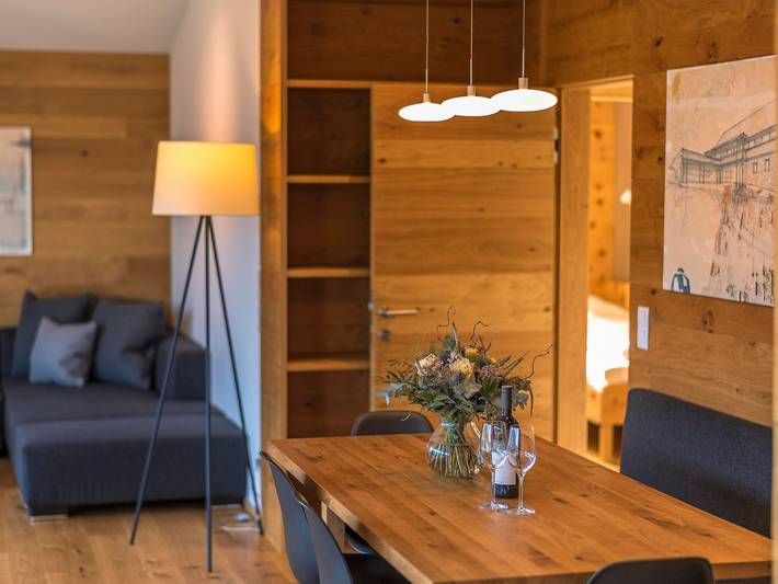 Ganze Ferienwohnung, Atelier Ronacher - Gartenwohnung Deluxe in Treffen am Ossiacher See, Gerlitzen