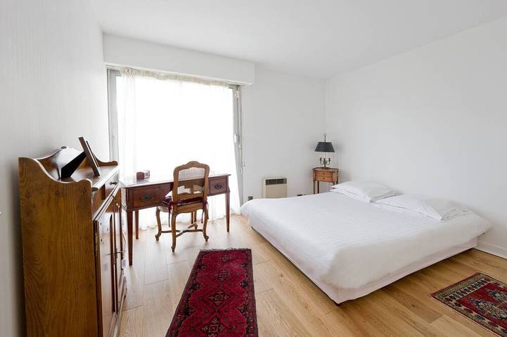 Ganze Wohnung, Helle 2 Schlafzimmer mit Terrasse, Ruhe, Klimaanlage, Aufzug in Bordeaux, Bordeaux und Umgebung