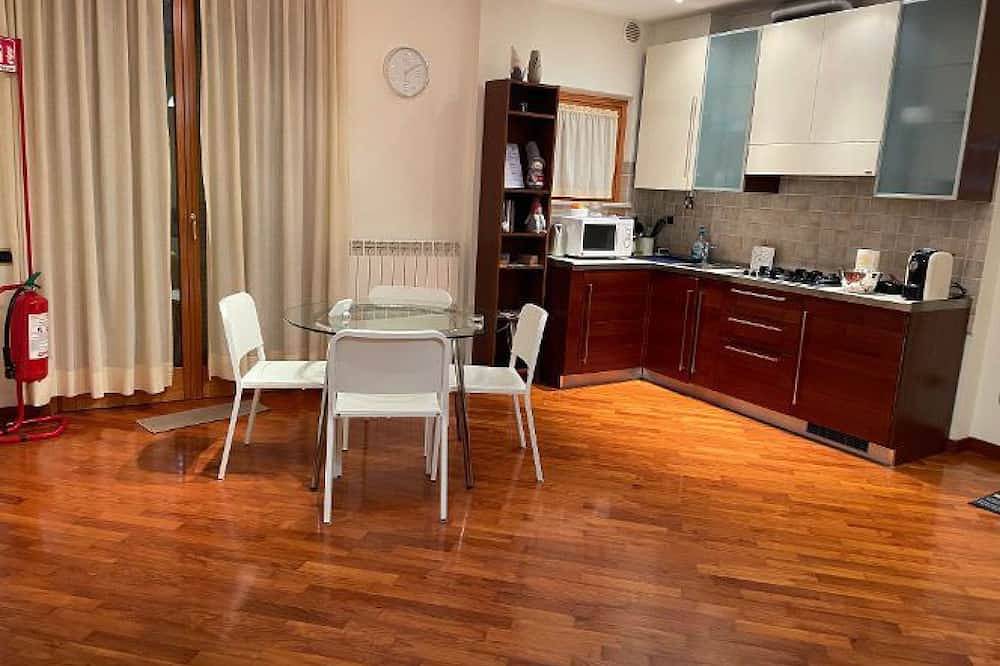 Entire apartment, Within walking distance of the historic center, comfortable in a quiet area with parking in Spoleto, Perugia Province