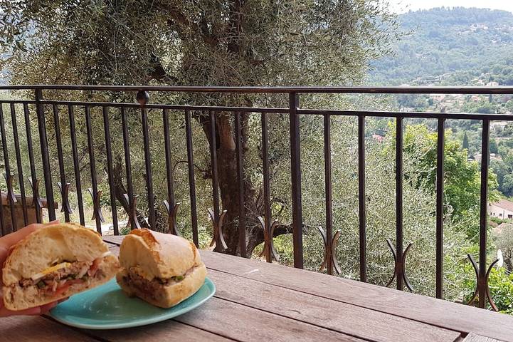 Gîte pour 5 personnes, avec balcon ainsi que jardin et piscine à Le Bar-sur-Loup - 4