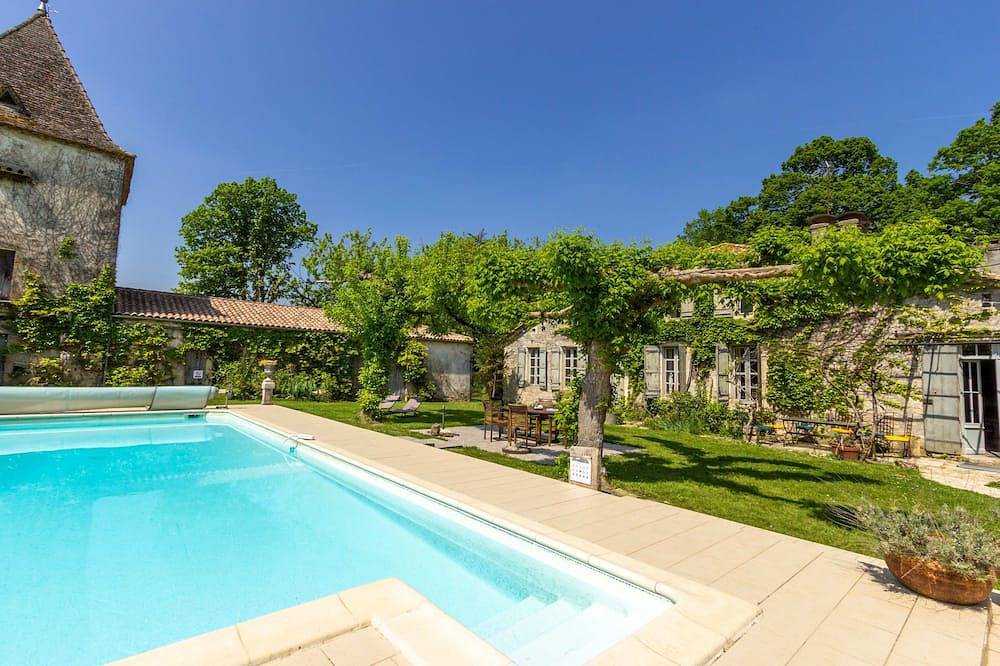 Piscine chauffée, calme, proche des villes historiques, dégustation de vins. in Dieulivol, Région de Langon
