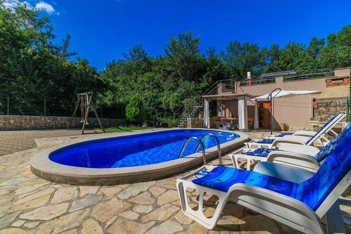 Ferienhaus für 8 Personen, mit Garten und Pool