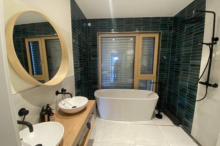 Luxury mountainside Eco-Chalet with stunning views - excellent in all seasons in Gailtaler Alpen, Sankt Stefan im Gailtal