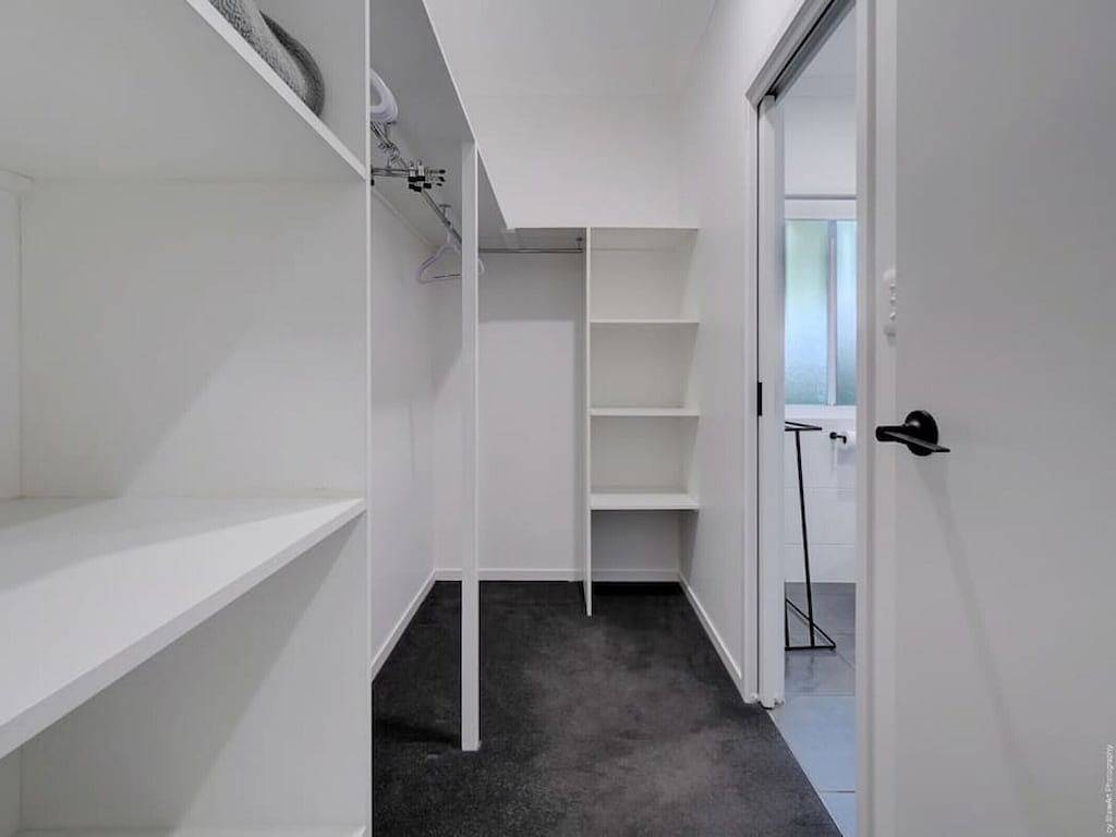 Ideal base 4 Whale Watching.Private deck/Bbq/Ac. in Urangan, Hervey Bay