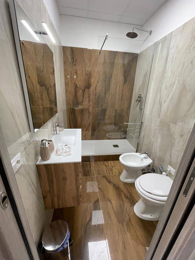 Ferienwohnung für 2 Personen, mit Balkon und Ausblick in Terracina - 3