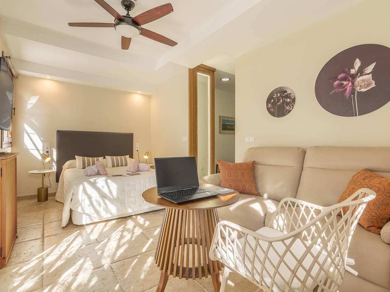 Apartamento entero, Estudio luminoso en Granada con terraza privada in Granada, Provincia de Granada