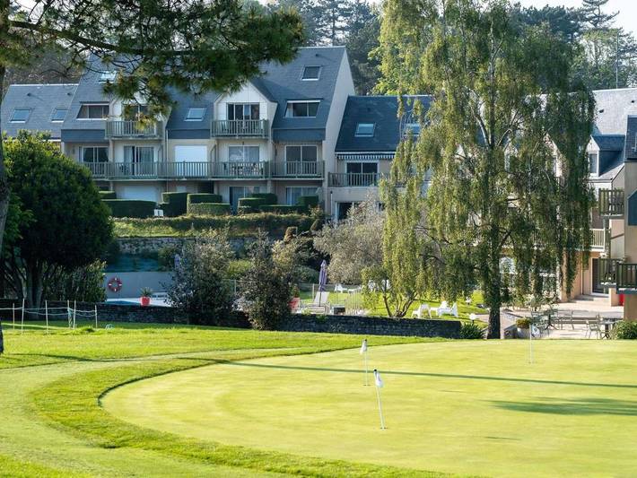 Hôtel pour 2 personnes, avec jacuzzi ainsi que piscine et jardin à Port-en-Bessin-Huppain - 2