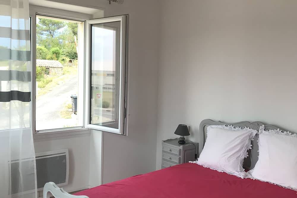 Maison rénovée et piscine neuve  6 personnes in Rousson, Parc national des Cévennes
