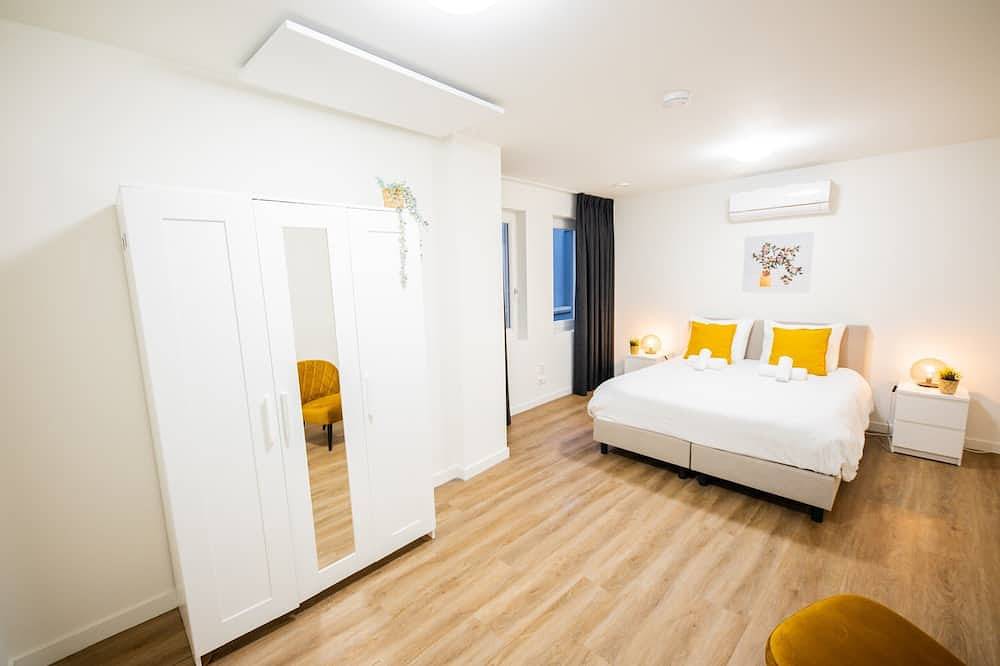 Geheel appartement, Great 95m2 Two-Bedroom Apartment (We-39) in Tiel, Betuwe
