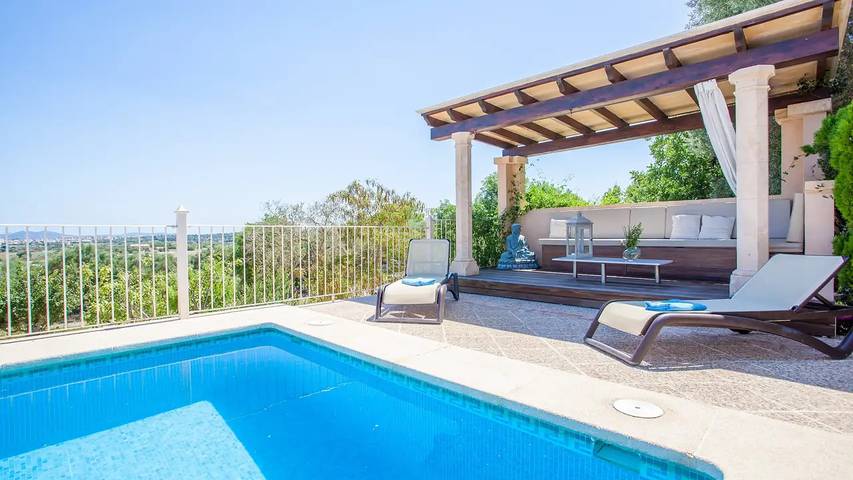 Villa pour 7 personnes, avec piscine et jardin à Petra