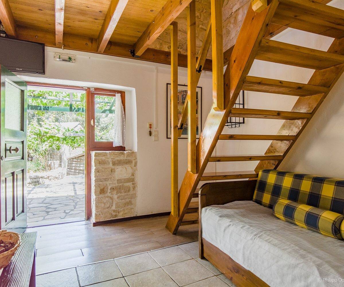 Guest House 'Adamantia Small Maisonette' with Shared Terrace, Wi-Fi and Air Conditioning in Gaios, Paxos