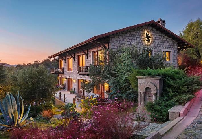 Hôtel pour 2 personnes, avec sauna et piscine ainsi que jardin et vue à Turquie
