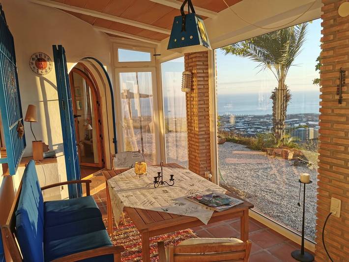 Ferienhaus 'Castillo Casarola' mit Meerblick, WLAN und Klimaanlage in Arenas, Costa del Sol