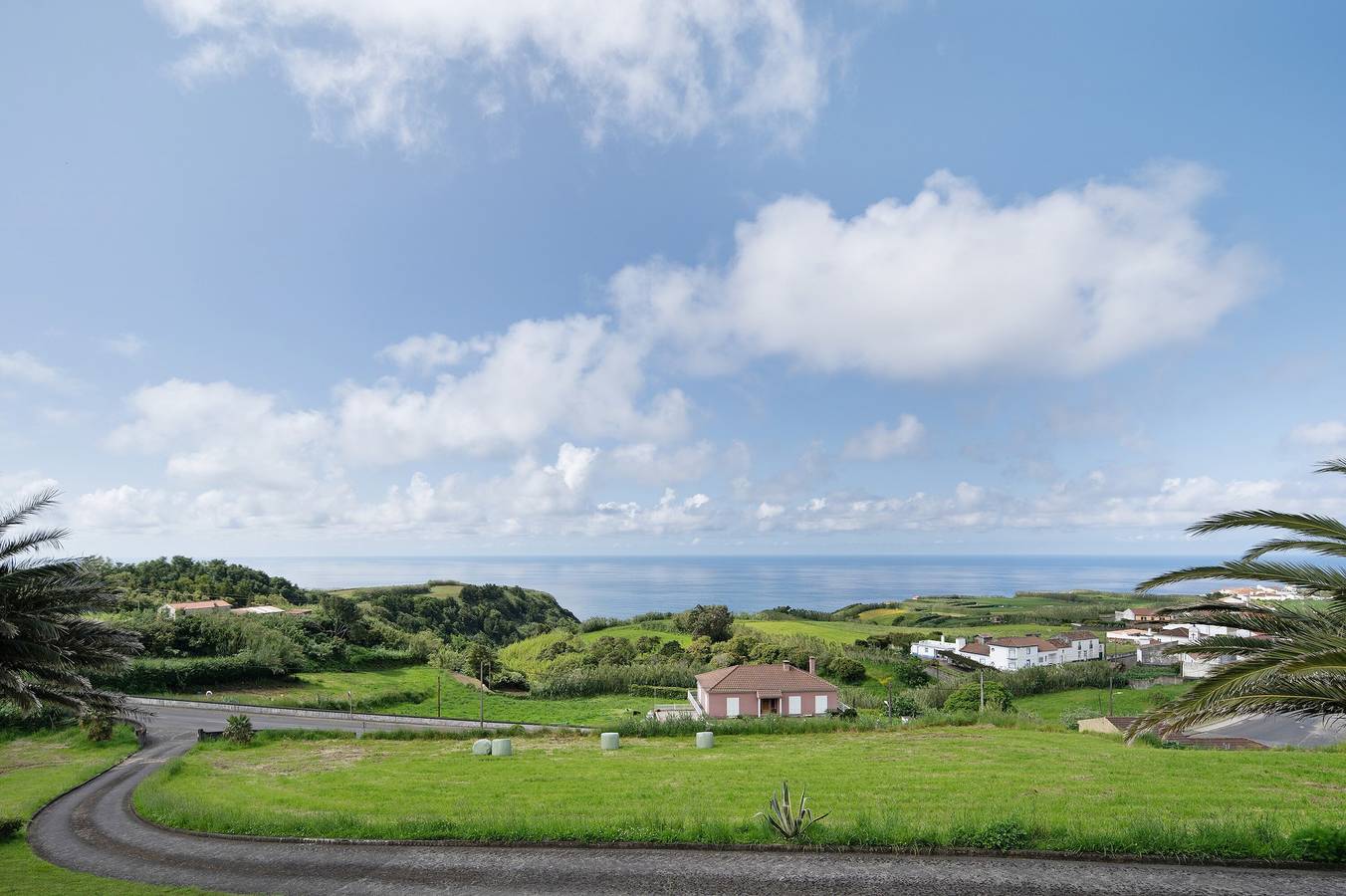 Casa de férias 'Casa Do Monte' com vista para o mar, jardim partilhado e acesso Wi-Fi in São Miguel Island, Achadinha