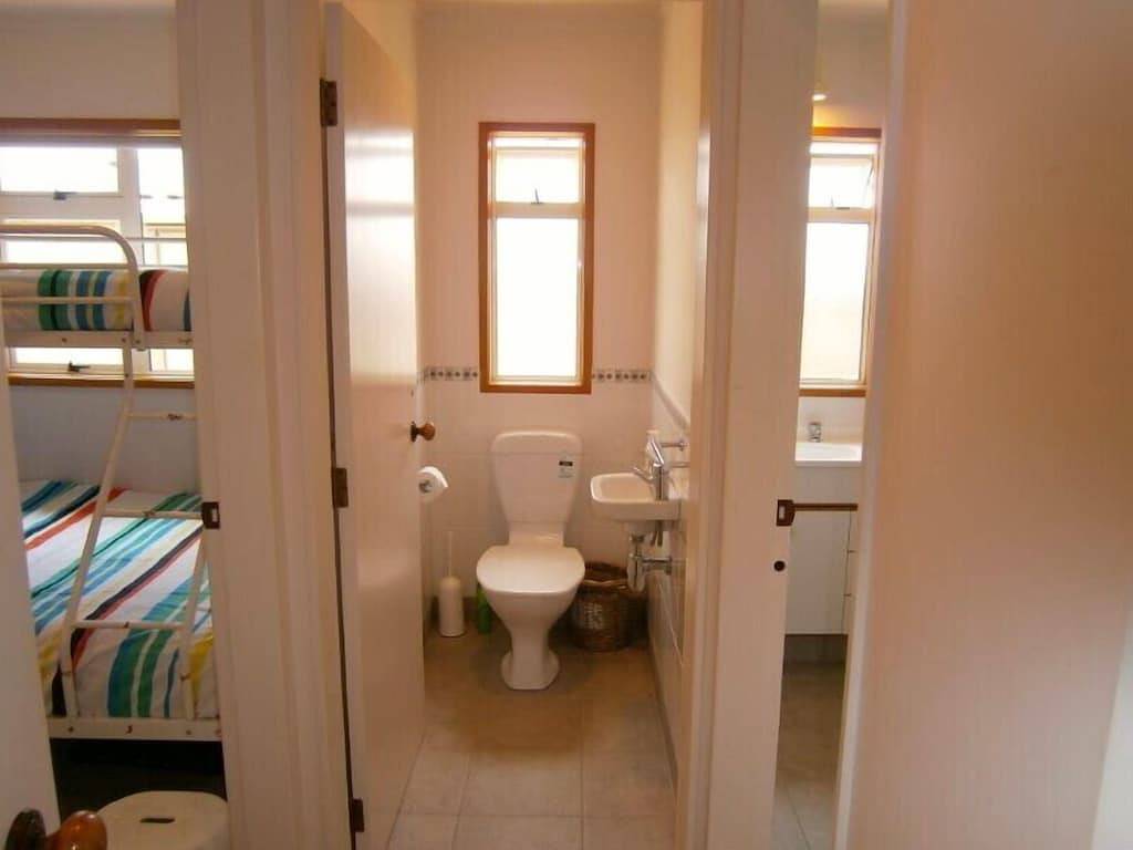 Baskervilla - Whangamata Ferienhaus in Whangamata, Waikato