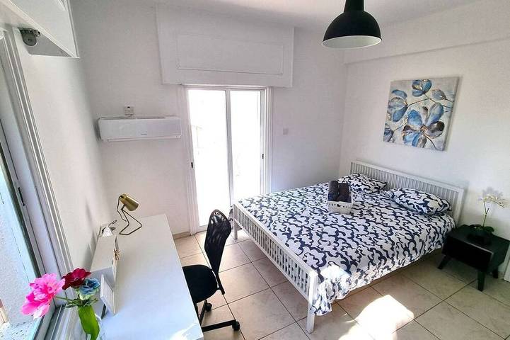 Apartamento entero, Center 2br | 250m walk from beach | parking :) in Lárnaca, Distrito de Larnaca