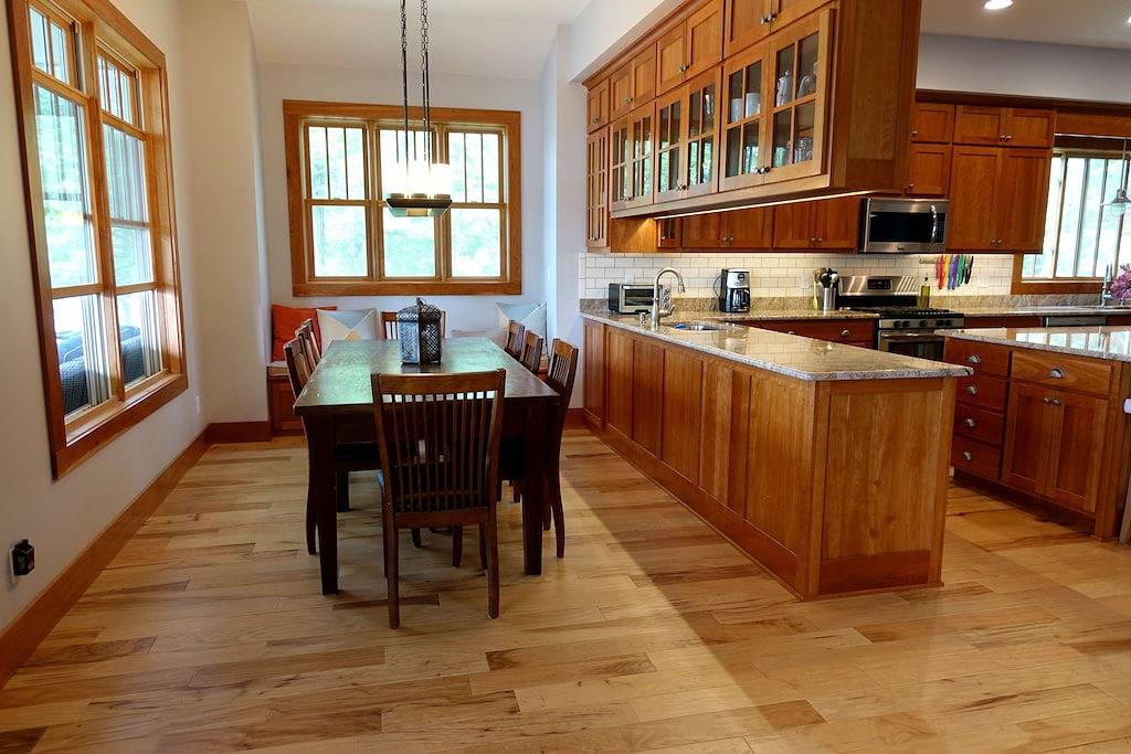 Silbernes Seeufer-Haus in Wyoming County