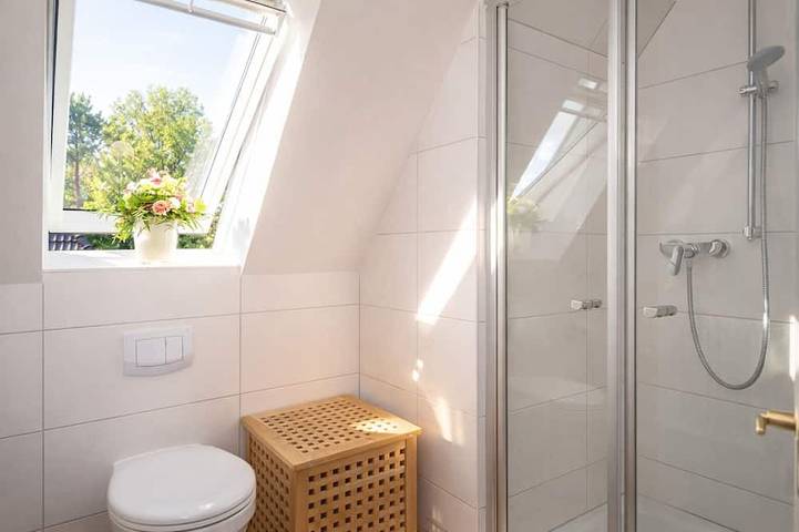 Ganze Wohnung, Gemütlichkeit unterm Dach - ruhige Ferienwohnung mit Balkon in St. Peter-Bad, St. Peter-Ording