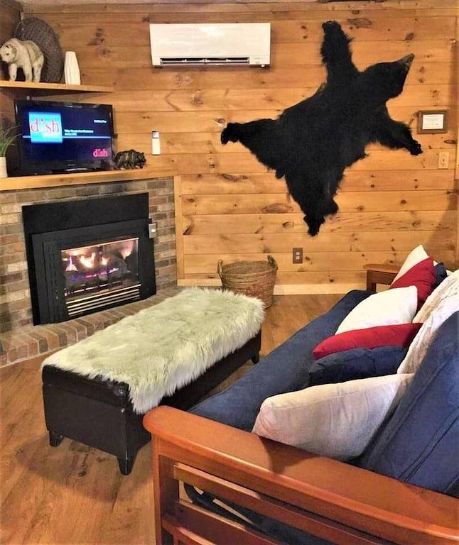 Glamping for 4 people, with balcony and hot tub in Great Smoky Mountains National Park