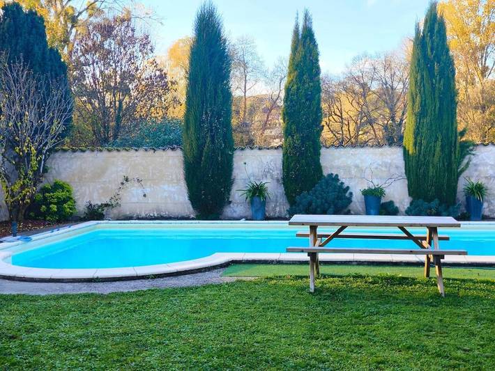 Location de vacances pour 12 personnes, avec jacuzzi ainsi que jardin et piscine à Champniers - 2