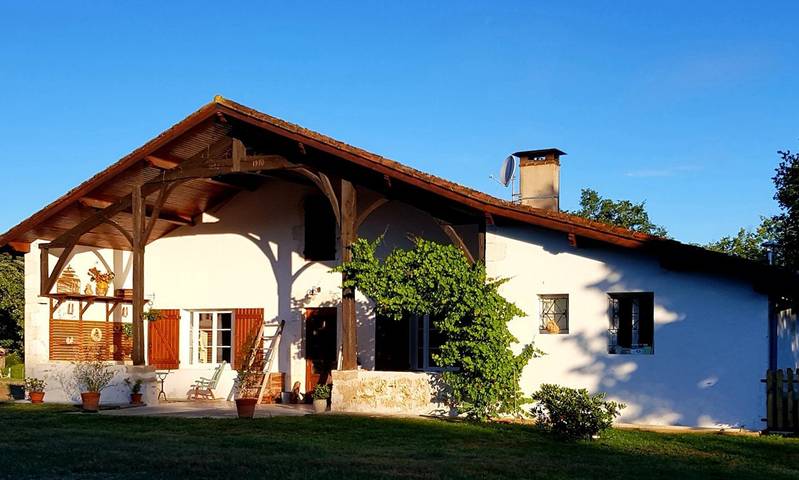 Cottage pour 5 personnes, avec jardin et piscine à Bourriot-Bergonce