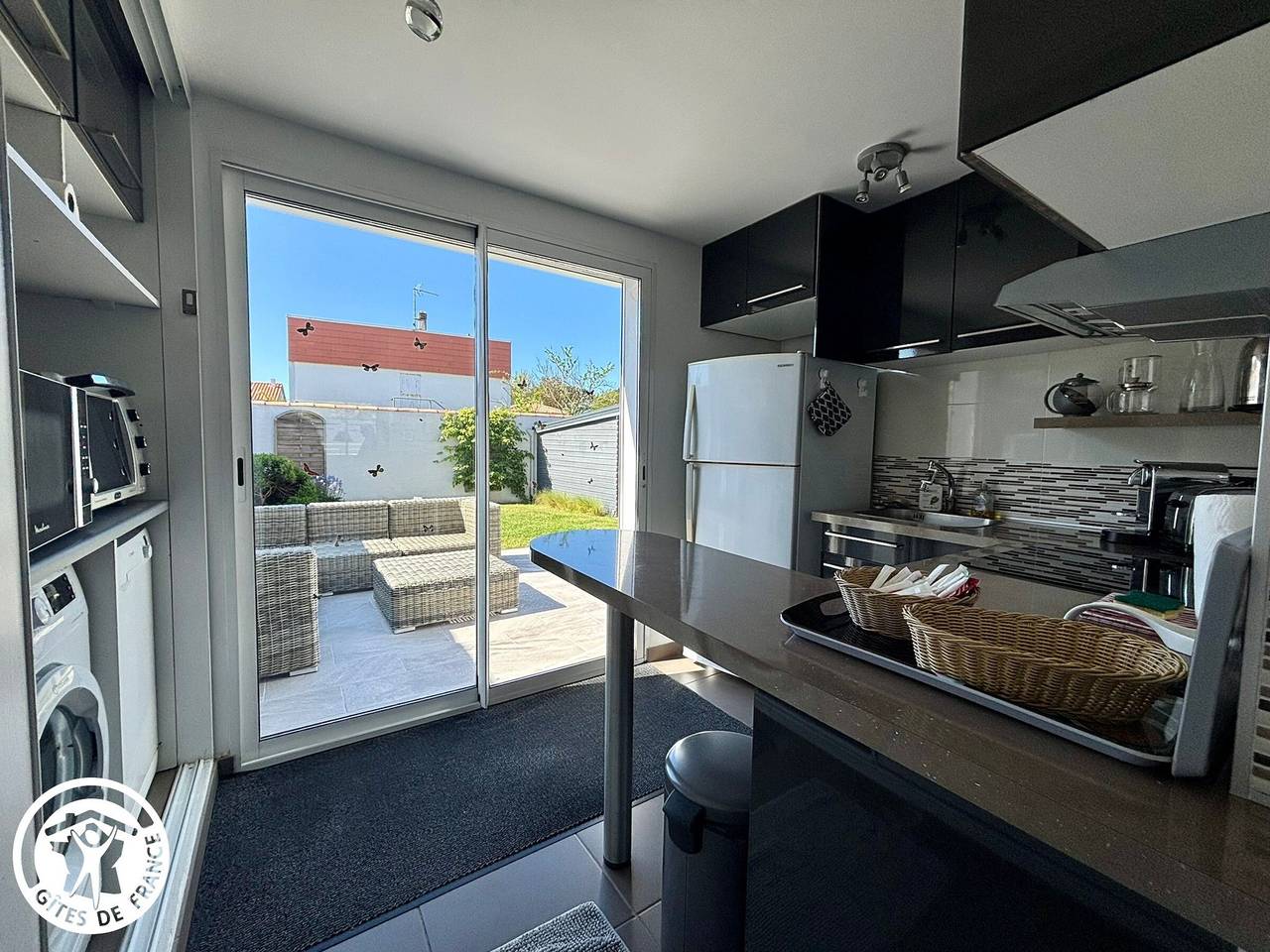 Maison rénovée avec jardin privatif, proche des Sables d'Olonne, parking et Wifi inclus in Château-d'Olonne, Les Sables-d'Olonne