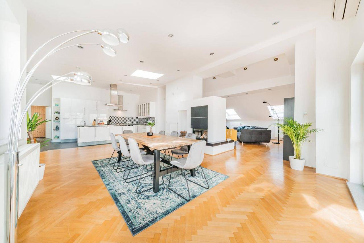 Ganze Wohnung, Penthouse apartment - Sauna - Terrasse - Ac in Wien, Donau Niederösterreich