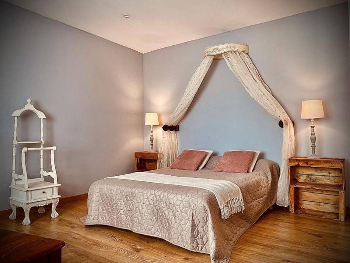 Location de vacances pour 12 personnes, avec jardin ainsi que vue et piscine à La Motte-du-Caire - 2