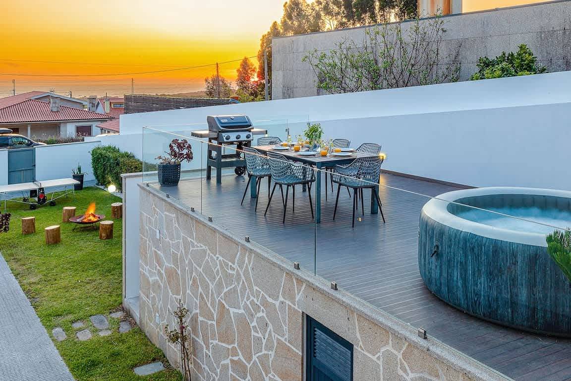 Portugal Active Sunset Beach Lodge I Heated Pool in Carreço, Viana do Castelo Distrikt