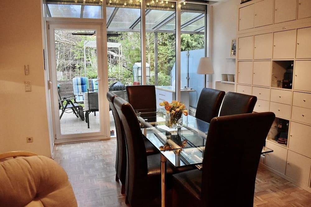 Entire apartment, Sunny Apartment 3 Bedrooms Garden|Graz| Free Parking|Pet friendly in Graz, Steirerland