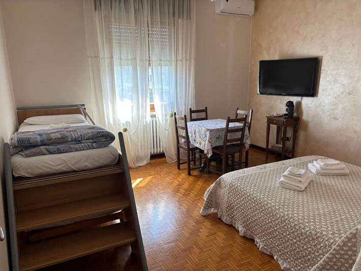 Ferienhaus für 4 Personen, mit Balkon und Terrasse sowie Garten und Ausblick in Monzambano - 4