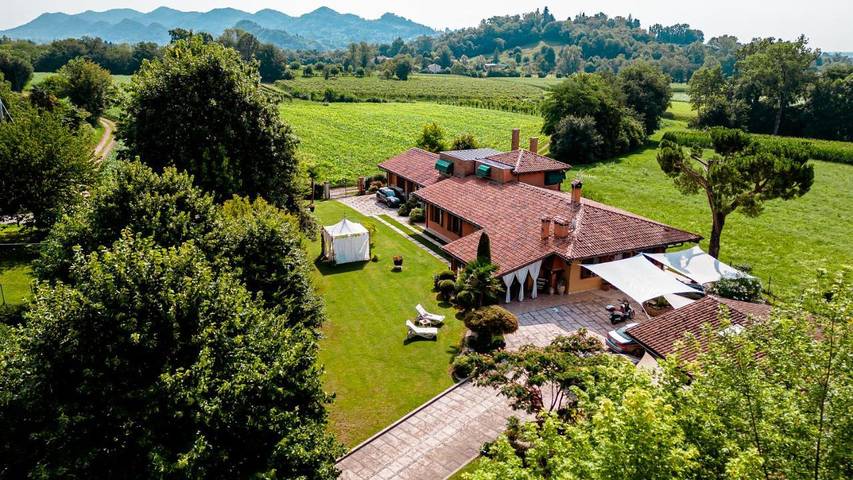 Chambre d’hôte pour 2 personnes, avec Jardin à Cavaso del Tomba