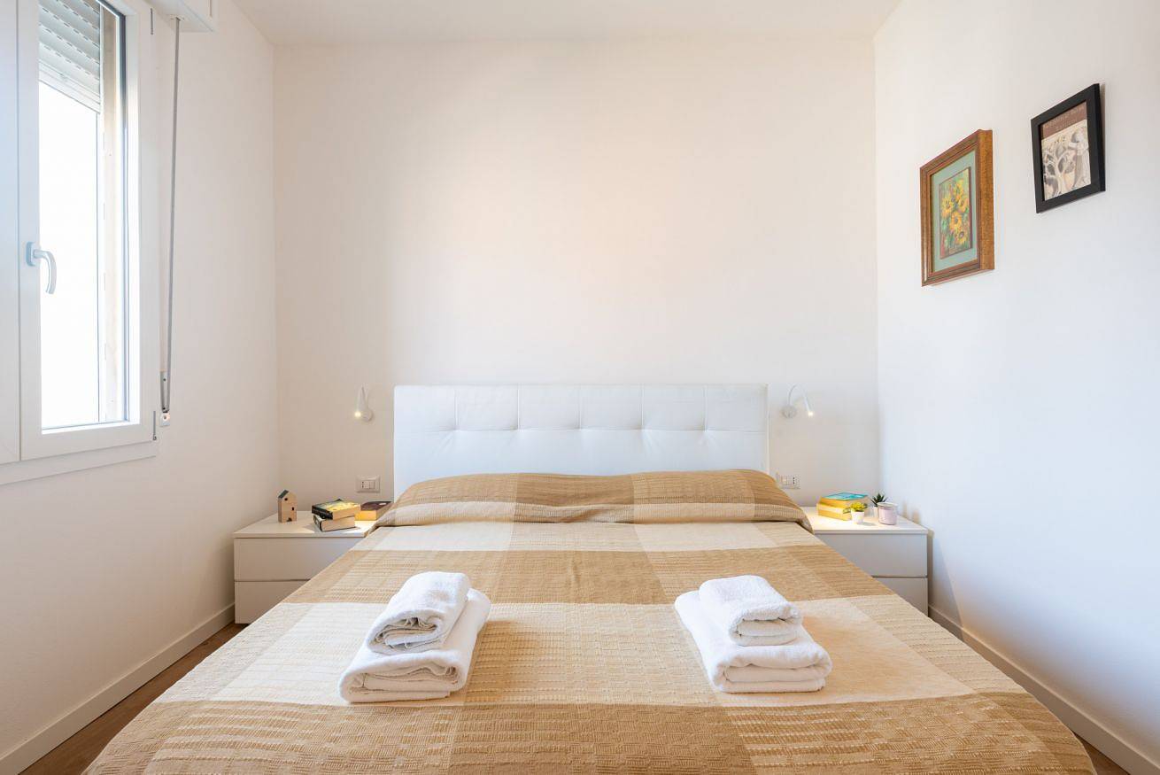 Entire apartment, Chic Parma Flat Near City Center in Parma, Parma Province