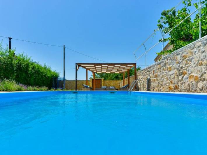 Stone villa Anita with pool in Galovac, Zadar