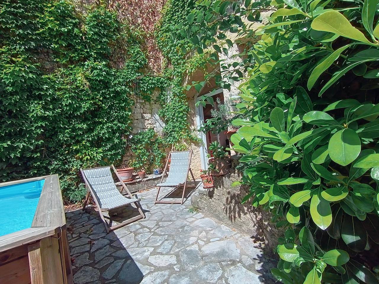 Maison de vacances 'La Maison De Thomas' avec piscine privée, jardin privé et Wi-Fi in Arpaillargues-et-Aureillac, Région de Nîmes