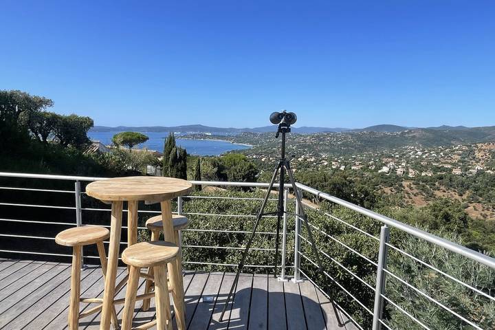 Location de vacances pour 9 personnes, avec jardin ainsi que terrasse et piscine à Roquebrune-sur-Argens - 3