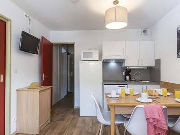 Cabin for 4 People in Saint-Sorlin-d'Arves, Savoie, Photo 3