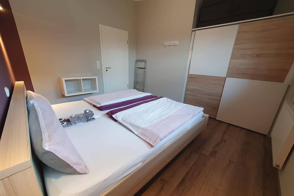 Ganze Wohnung, Moderne Ferienwohnung 5 Pers. mit Sauna, Balkon und E-Ladestation in Weiltingen, Romantische Straße