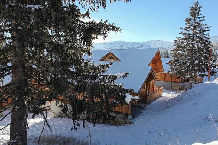 Chalet for 15 people, with balcony and garden as well as hot tub - 1