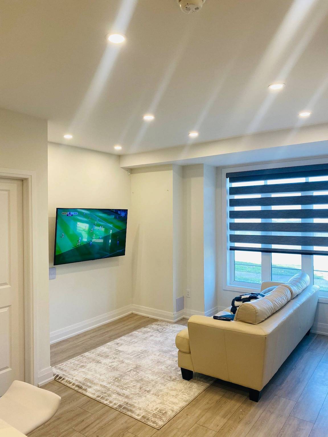 Entire apartment, At The Residence, Your comfort is our culture in Oakville, Lake Ontario (Canada)