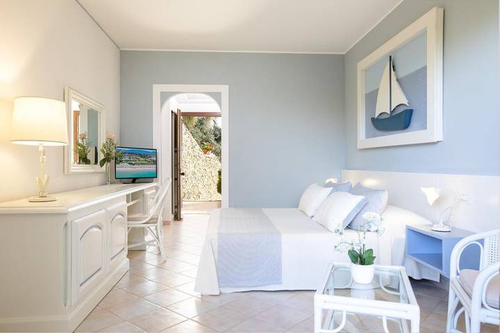 Hotel für 3 Personen, mit Ausblick und Garten sowie Pool in Nora - 2