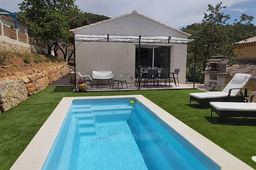Villa neuve et indépendante avec 2 chambres 4 personnes in Rocbaron, Côte méditerranéenne (France)