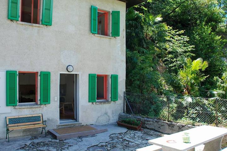 Ferienhaus für 4 Personen, mit Garten in Bellinzona