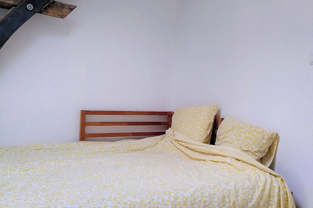 Charming newly-converted 2-bedroom cottage in the heart of south-west France in Monflanquin, Región de Villeneuve-sur-Lot