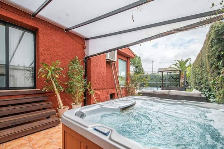 Ferienhaus für 10 Personen, mit Whirlpool und Garten - 1