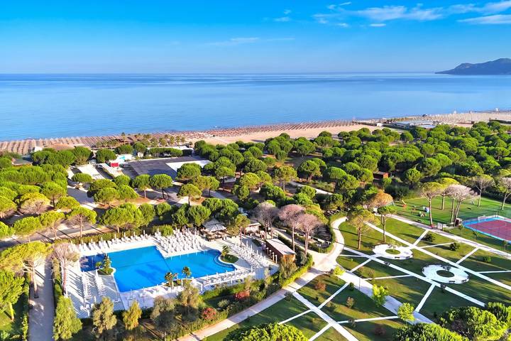 Villa für 7 Personen, mit Kinderpool und Terrasse sowie Pool - 1