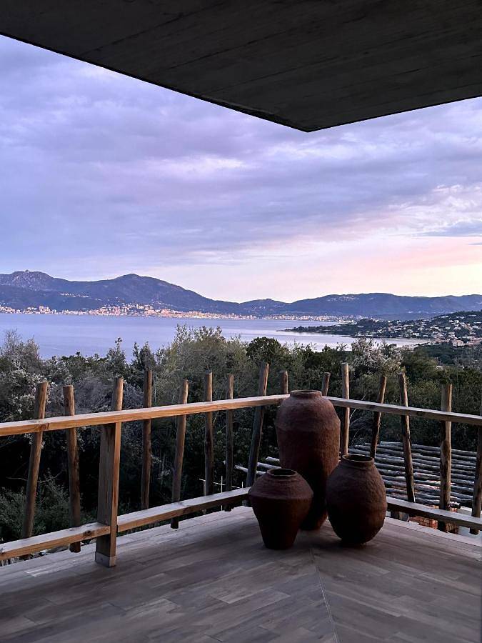 Villa pour 10 personnes, avec jardin ainsi que piscine et vue - 1